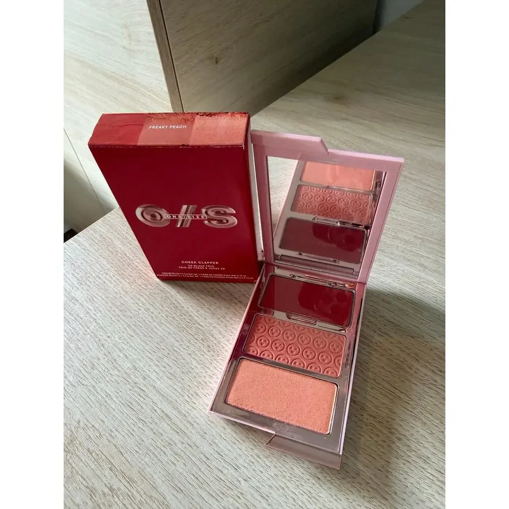 $38 ONE/SIZE Cheek Clapper 3D Blush Trio Freaky Peach New in Box